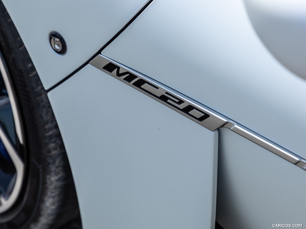 2021 Maserati MC20 (Color: Bianco Audace) - Detail