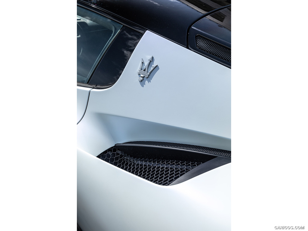 2021 Maserati MC20 (Color: Bianco Audace) - Side Vent