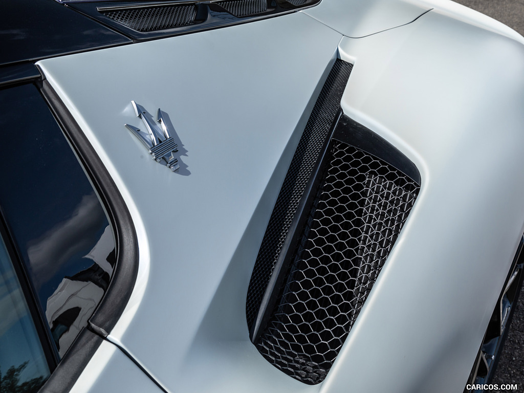 2021 Maserati MC20 (Color: Bianco Audace) - Side Vent