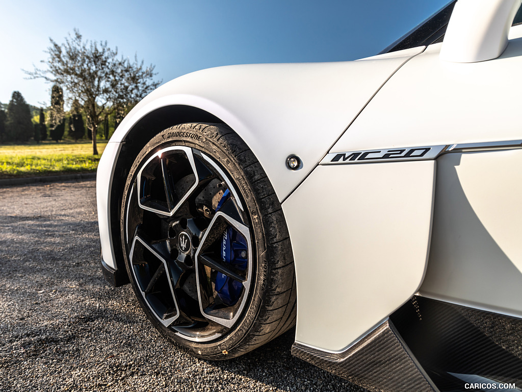 2021 Maserati MC20 (Color: Bianco Audace) - Wheel