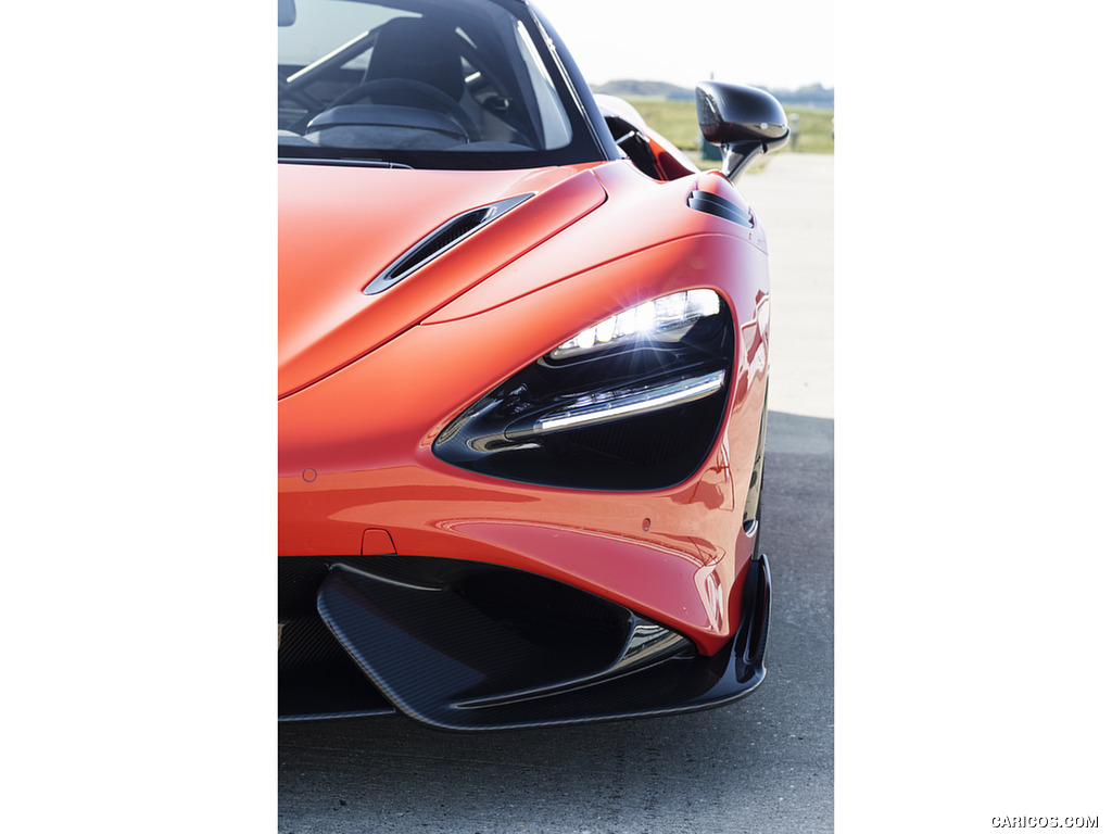 2021 McLaren 765LT - Headlight