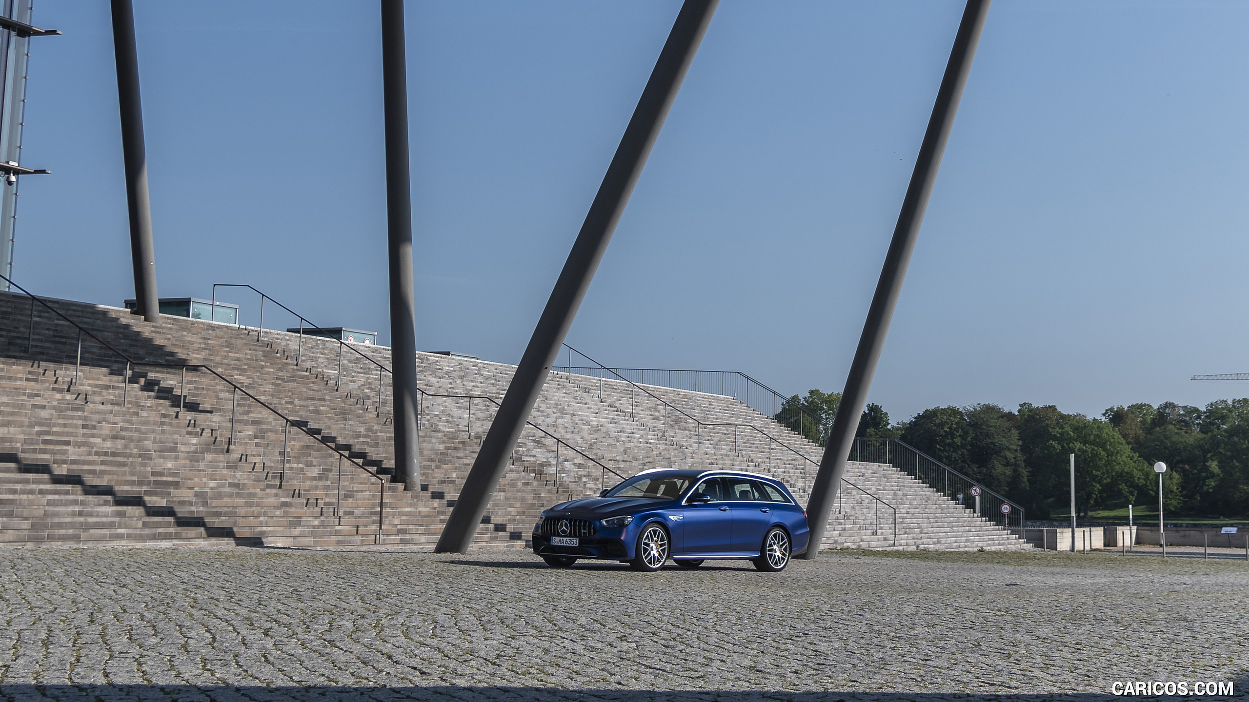 2021 Mercedes-AMG E 63 S Estate 4MATIC+ (Color: Designo Magno Brilliant Blue) - Side, #45 of 95