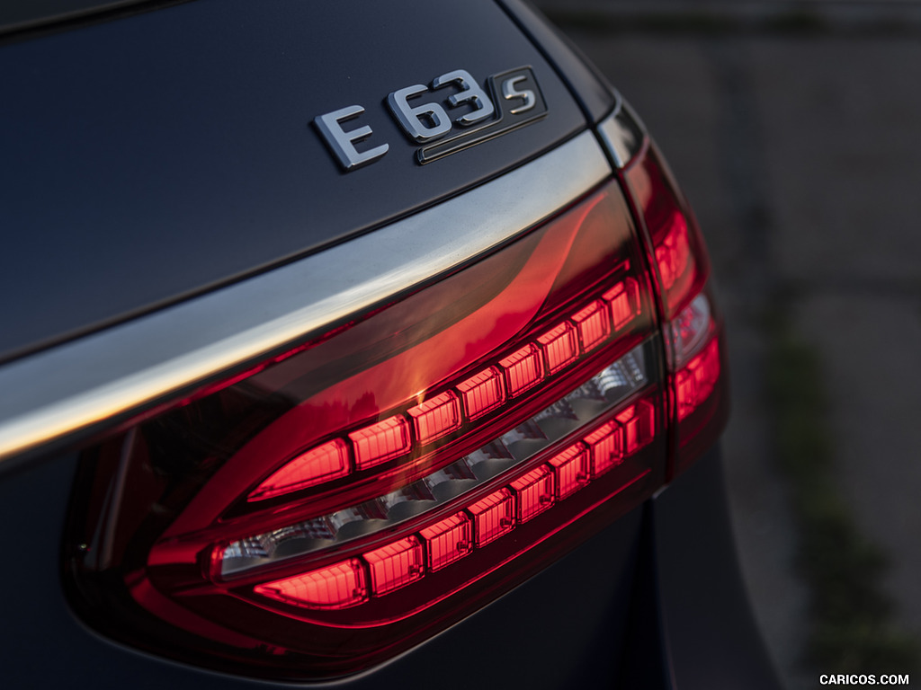 2021 Mercedes-AMG E 63 S Estate 4MATIC+ (Color: Designo Magno Brilliant Blue) - Tail Light