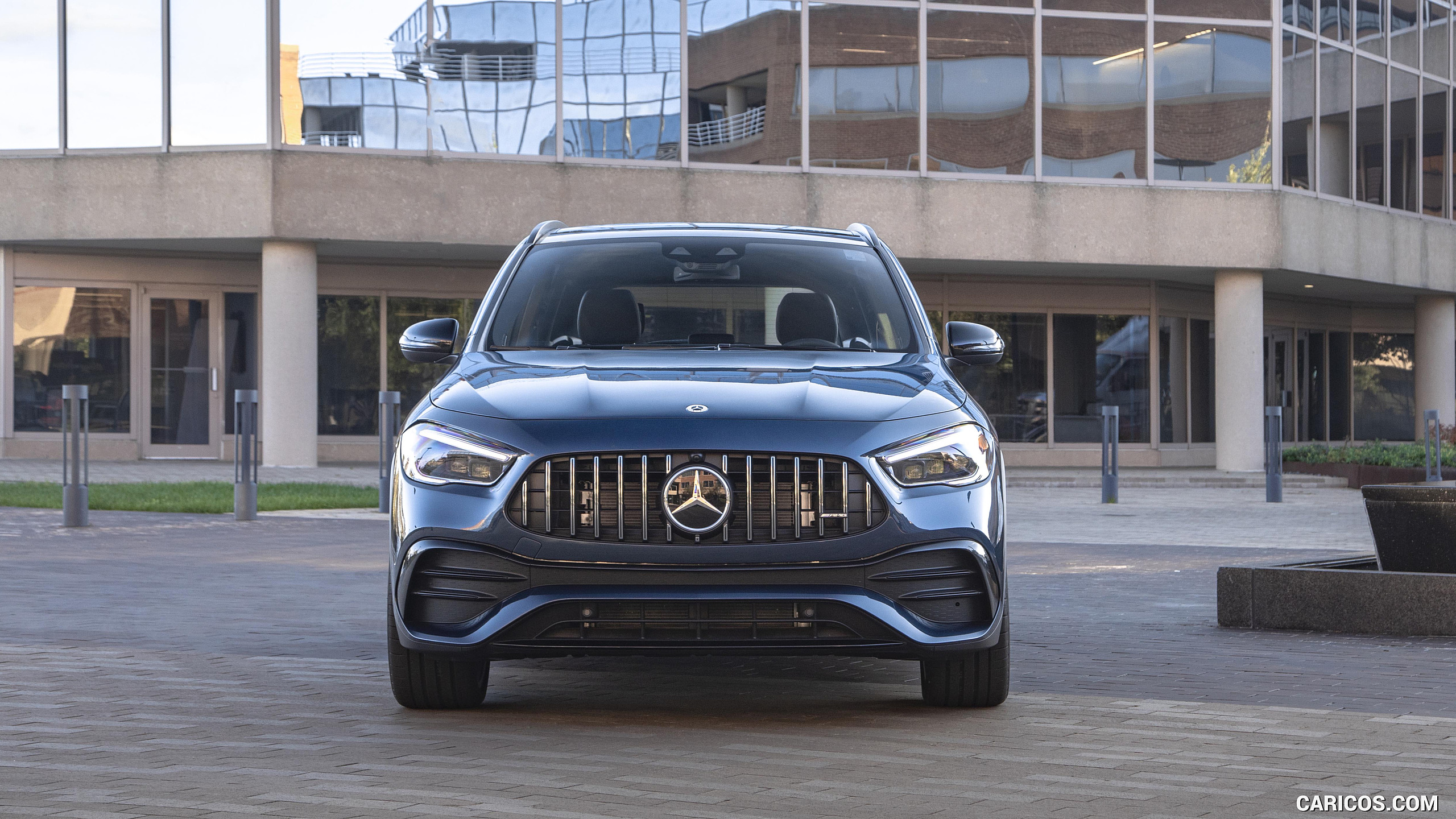 2021 Mercedes-AMG GLA 35 (US-Spec) - Front | Caricos