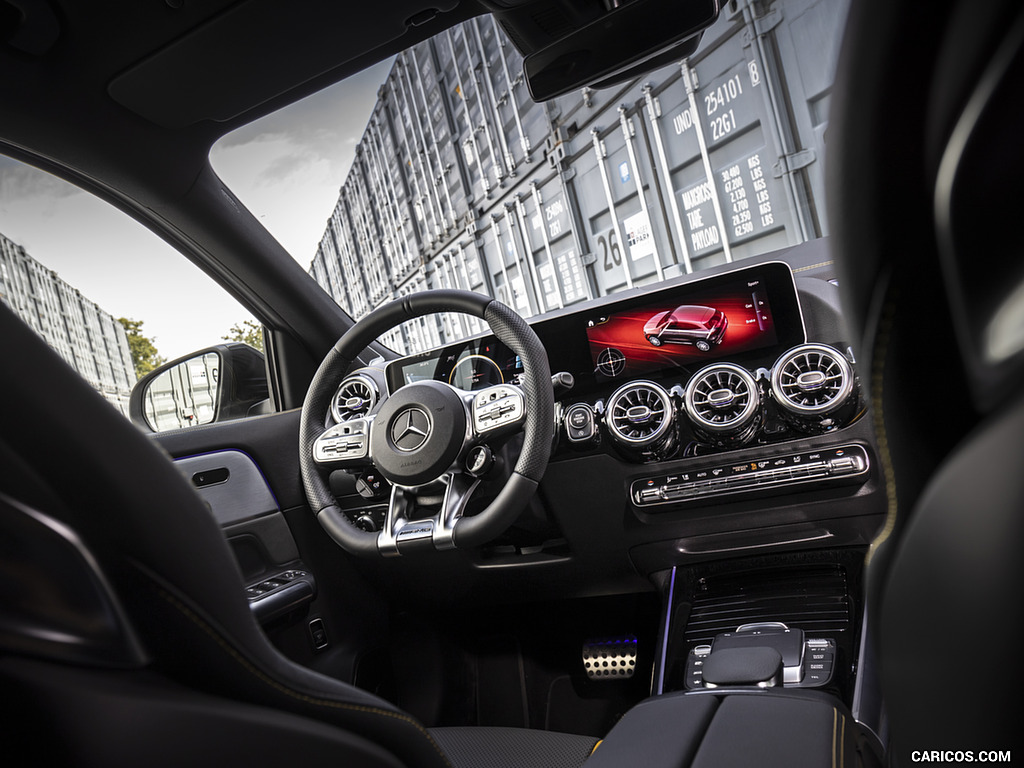 2021 Mercedes-AMG GLA 45 S 4MATIC+ - Interior