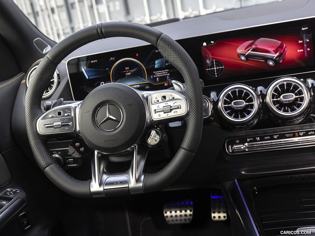 2021 Mercedes-AMG GLA 45 S 4MATIC+ - Interior