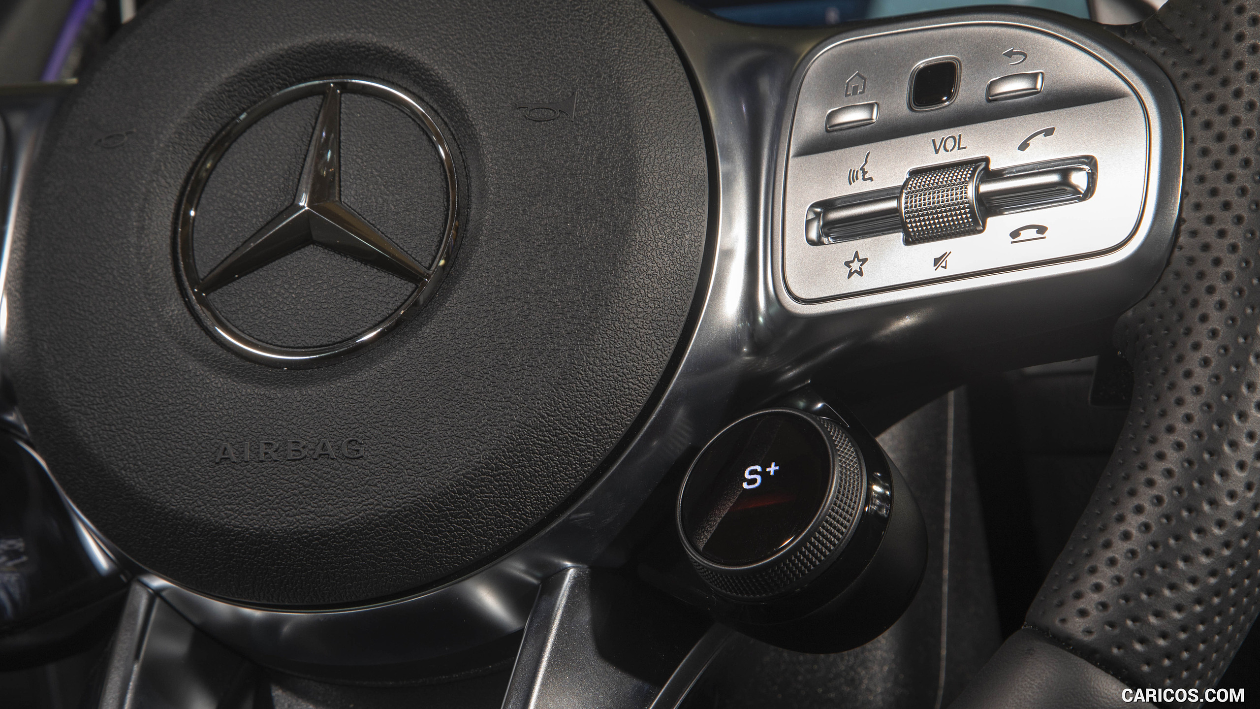 2021 Mercedes-AMG GLB 35 (US-Spec) - Interior, Steering Wheel, #90 of 95