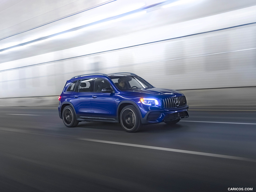 2021 Mercedes-AMG GLB 35 (US-Spec) - Front Three-Quarter