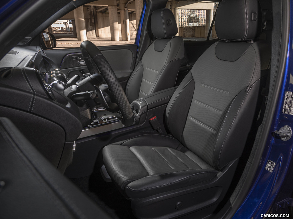 2021 Mercedes-AMG GLB 35 (US-Spec) - Interior, Front Seats