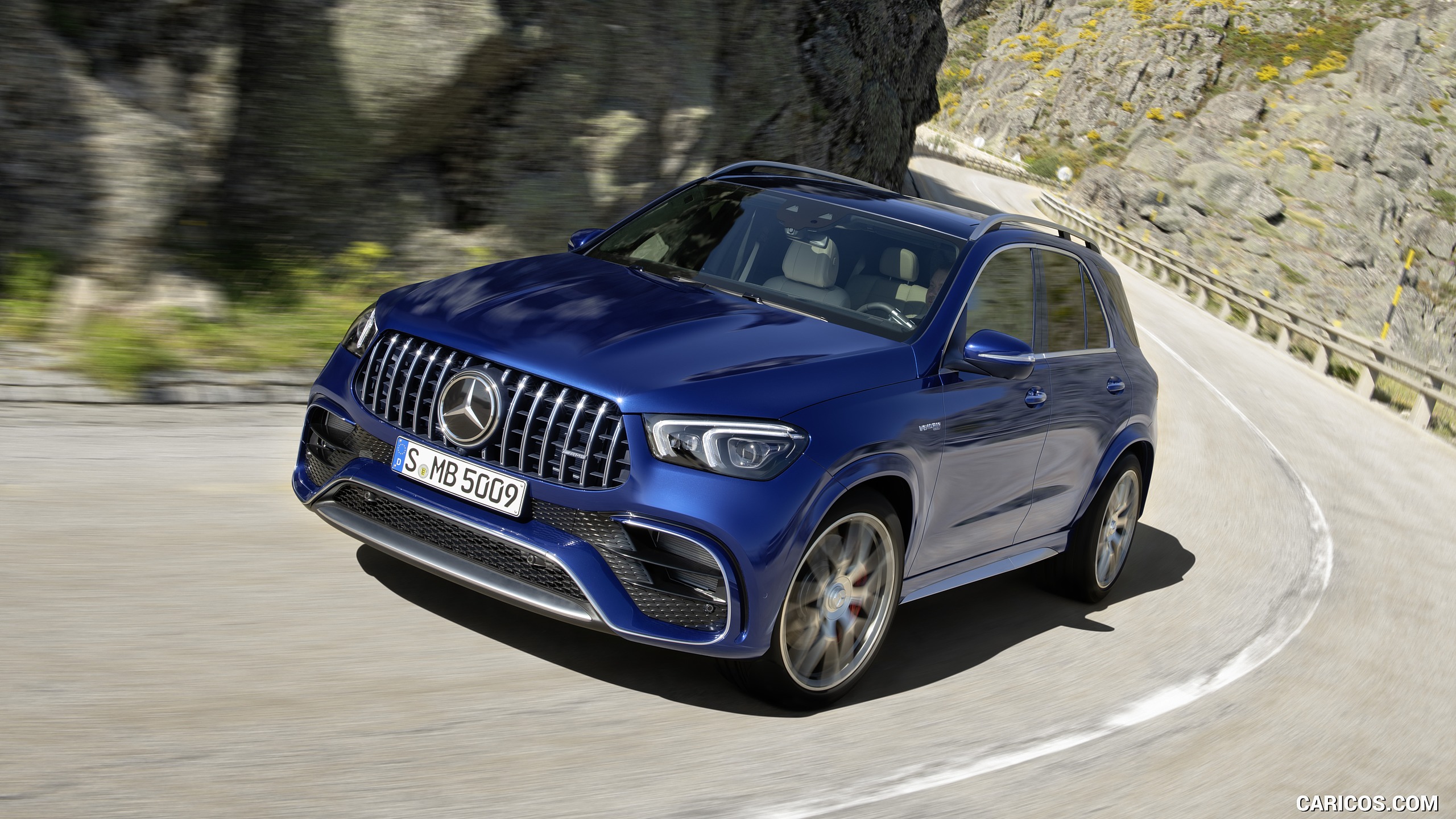 2021 Mercedes-AMG GLE 63 S 4MATIC - Front Three-Quarter, #5 of 187