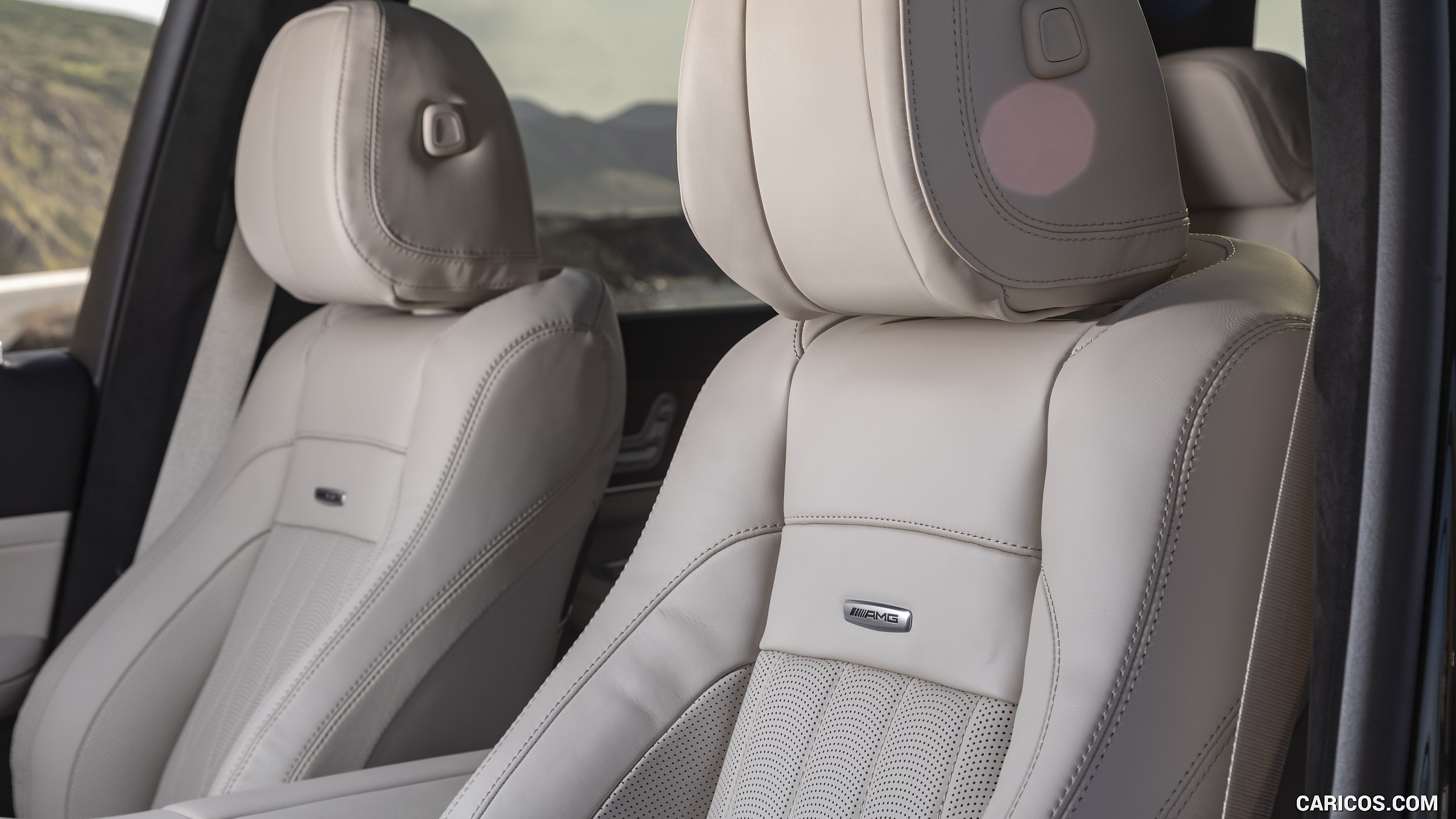 2021 Mercedes-AMG GLS 63 (US-Spec) - Interior, Front Seats, #80 of 95