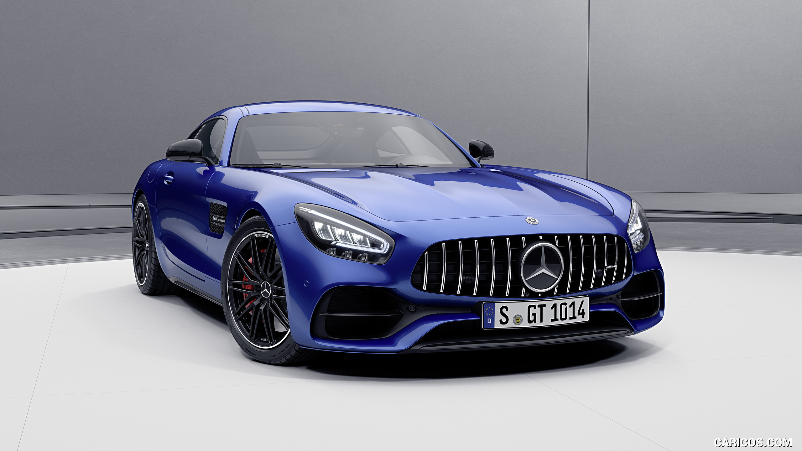 2021 Mercedes-AMG GT Coupe and Roadster Coupe Night Package (Color: Brillant Blue) - Front Three-Quarter, #6 of 12