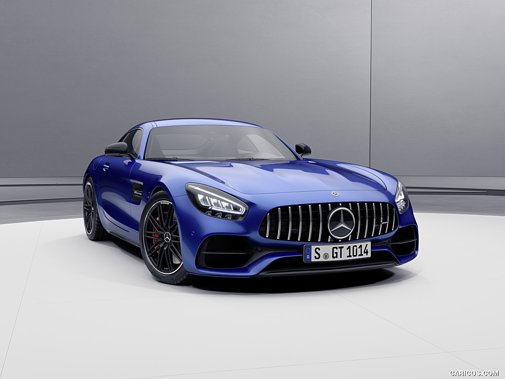 2021 Mercedes-AMG GT Coupe and Roadster Coupe Night Package (Color: Brillant Blue) - Front Three-Quarter