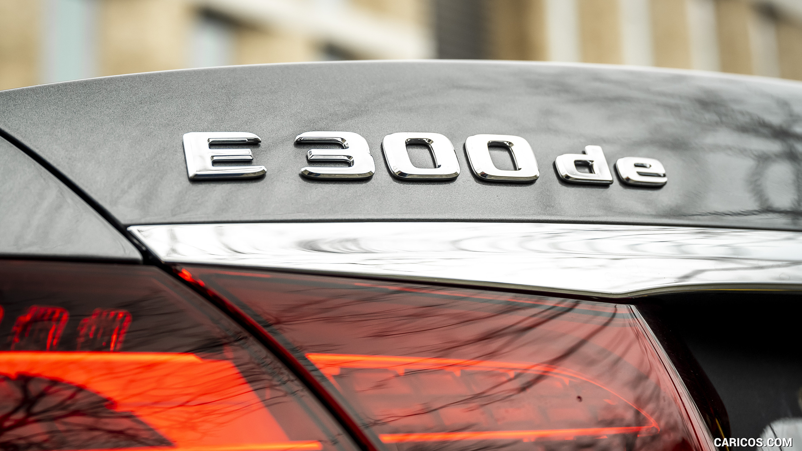 2021 Mercedes-Benz E 300 de Diesel Plug-In Hybrid (UK-Spec) - Badge, #138 of 170