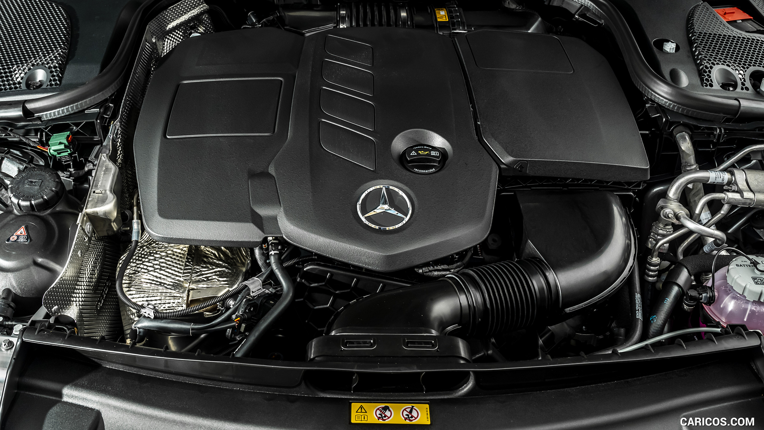 2021 Mercedes-Benz E 300 de Diesel Plug-In Hybrid (UK-Spec) - Engine, #146 of 170