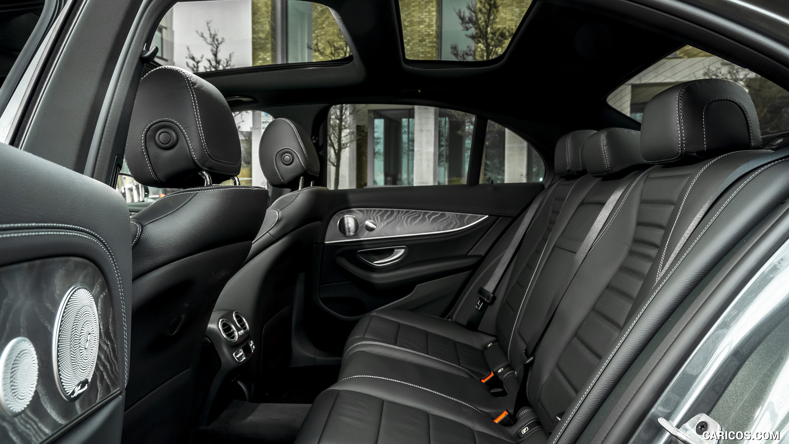 2021 Mercedes-Benz E 300 de Diesel Plug-In Hybrid (UK-Spec) - Interior, Rear Seats, #167 of 170