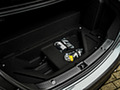 2021 Mercedes-Benz E 300 de Diesel Plug-In Hybrid (UK-Spec) - Trunk