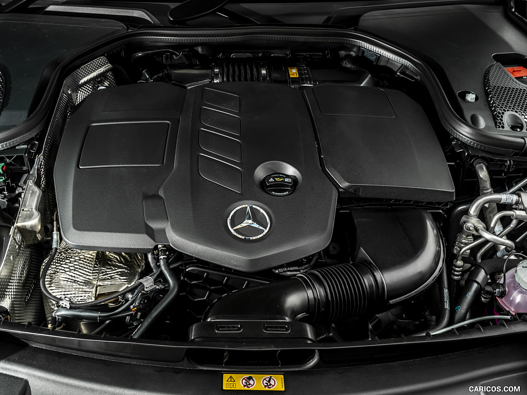 2021 Mercedes-Benz E 300 de Diesel Plug-In Hybrid (UK-Spec) - Engine