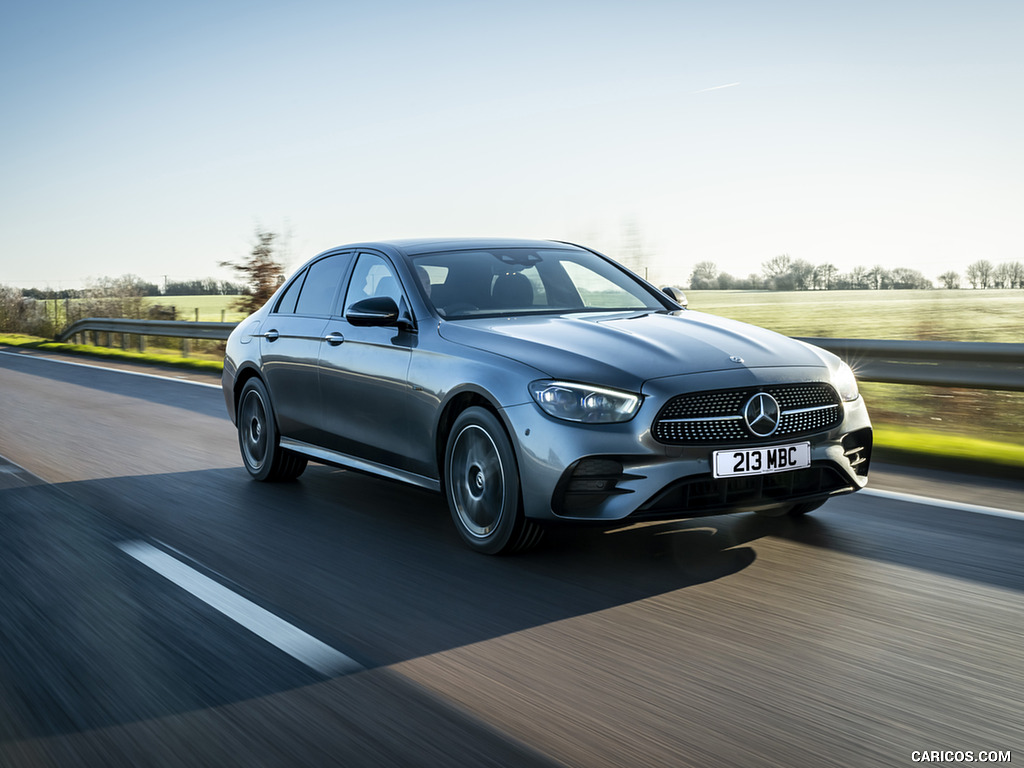 2021 Mercedes-Benz E 300 de Diesel Plug-In Hybrid (UK-Spec) - Front Three-Quarter