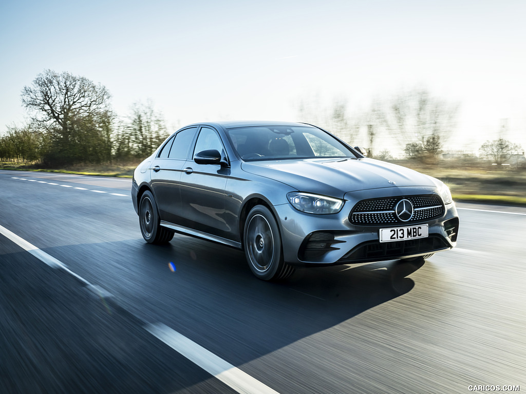 2021 Mercedes-Benz E 300 de Diesel Plug-In Hybrid (UK-Spec) - Front Three-Quarter