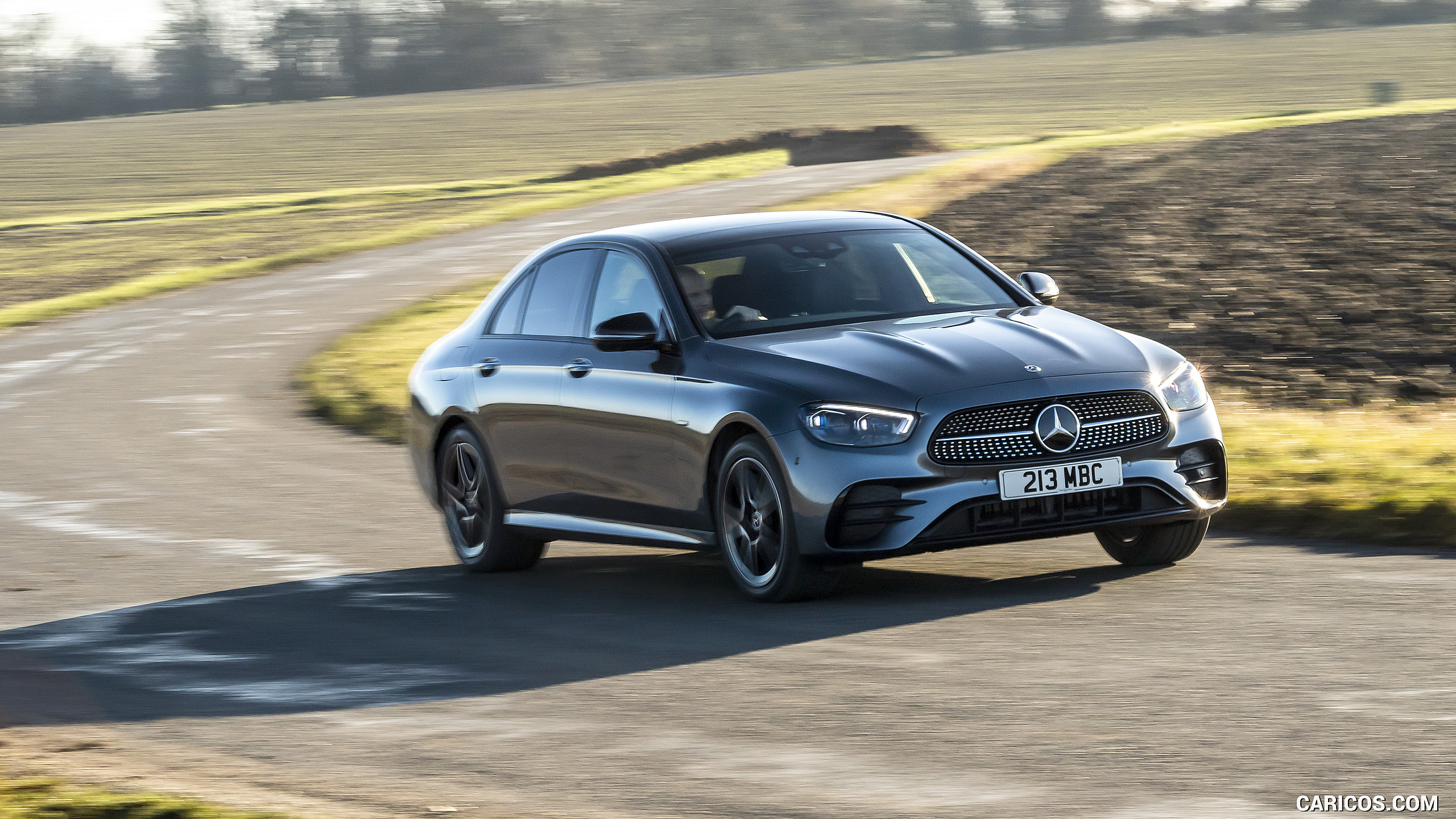 2021 Mercedes-Benz E 300 de Diesel Plug-In Hybrid (UK-Spec) - Front ...