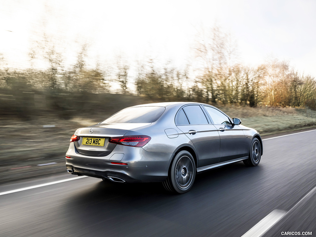 2021 Mercedes-Benz E 300 de Diesel Plug-In Hybrid (UK-Spec) - Rear Three-Quarter