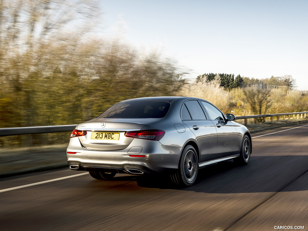 2021 Mercedes-Benz E 300 de Diesel Plug-In Hybrid (UK-Spec) - Rear Three-Quarter