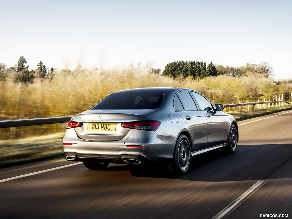 2021 Mercedes-Benz E 300 de Diesel Plug-In Hybrid (UK-Spec) - Rear Three-Quarter