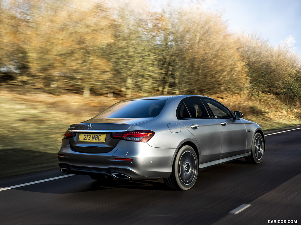 2021 Mercedes-Benz E 300 de Diesel Plug-In Hybrid (UK-Spec) - Rear Three-Quarter