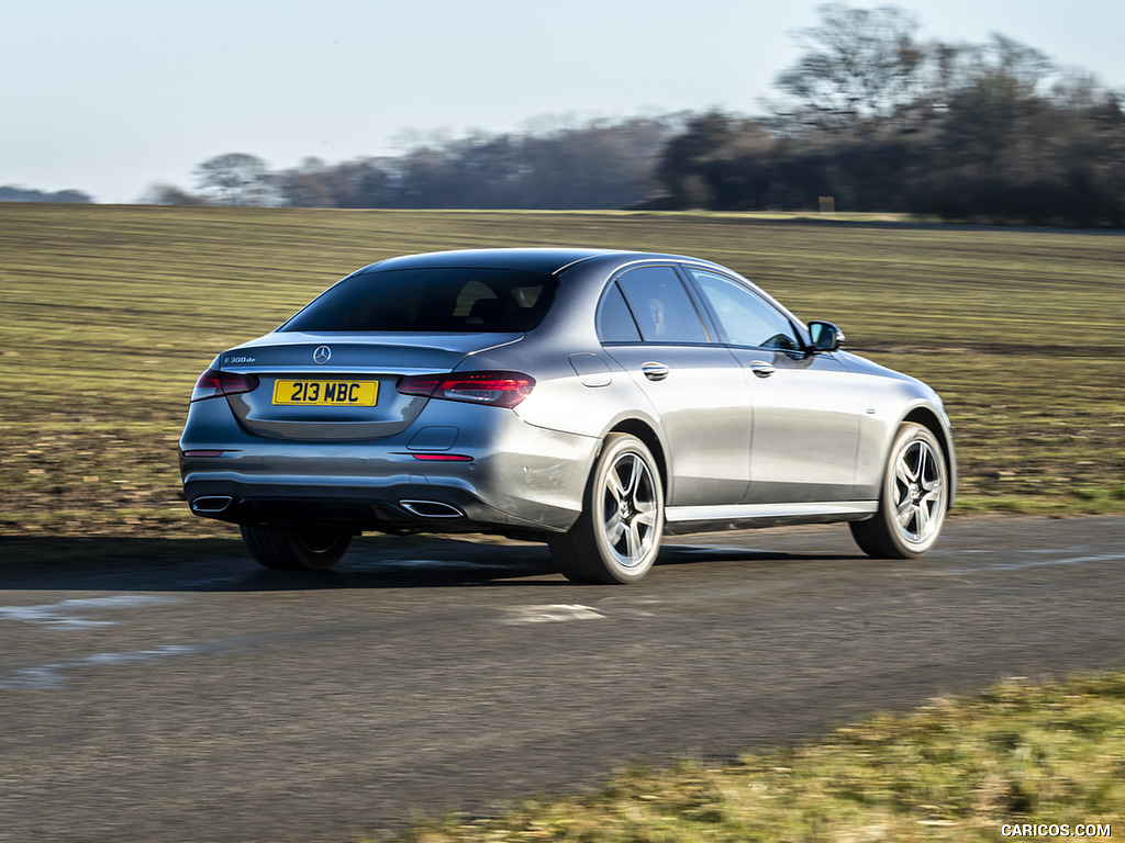 2021 Mercedes-Benz E 300 de Diesel Plug-In Hybrid (UK-Spec) - Rear Three-Quarter