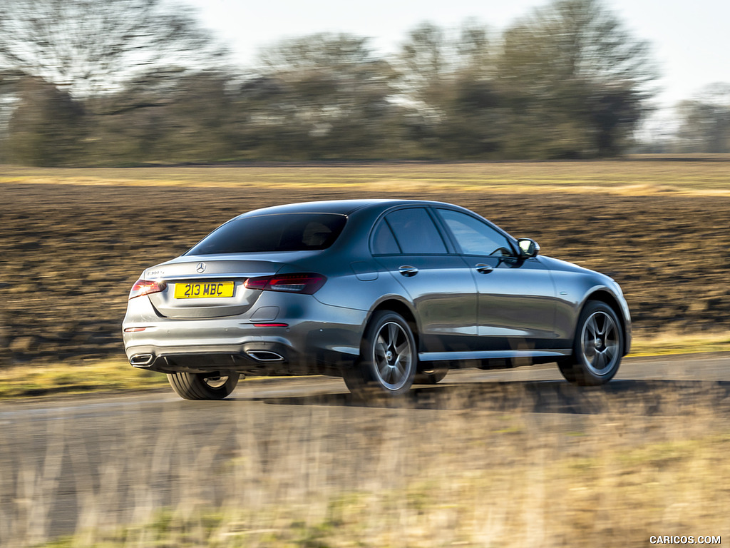 2021 Mercedes-Benz E 300 de Diesel Plug-In Hybrid (UK-Spec) - Rear Three-Quarter