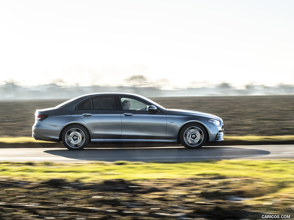 2021 Mercedes-Benz E 300 de Diesel Plug-In Hybrid (UK-Spec) - Side