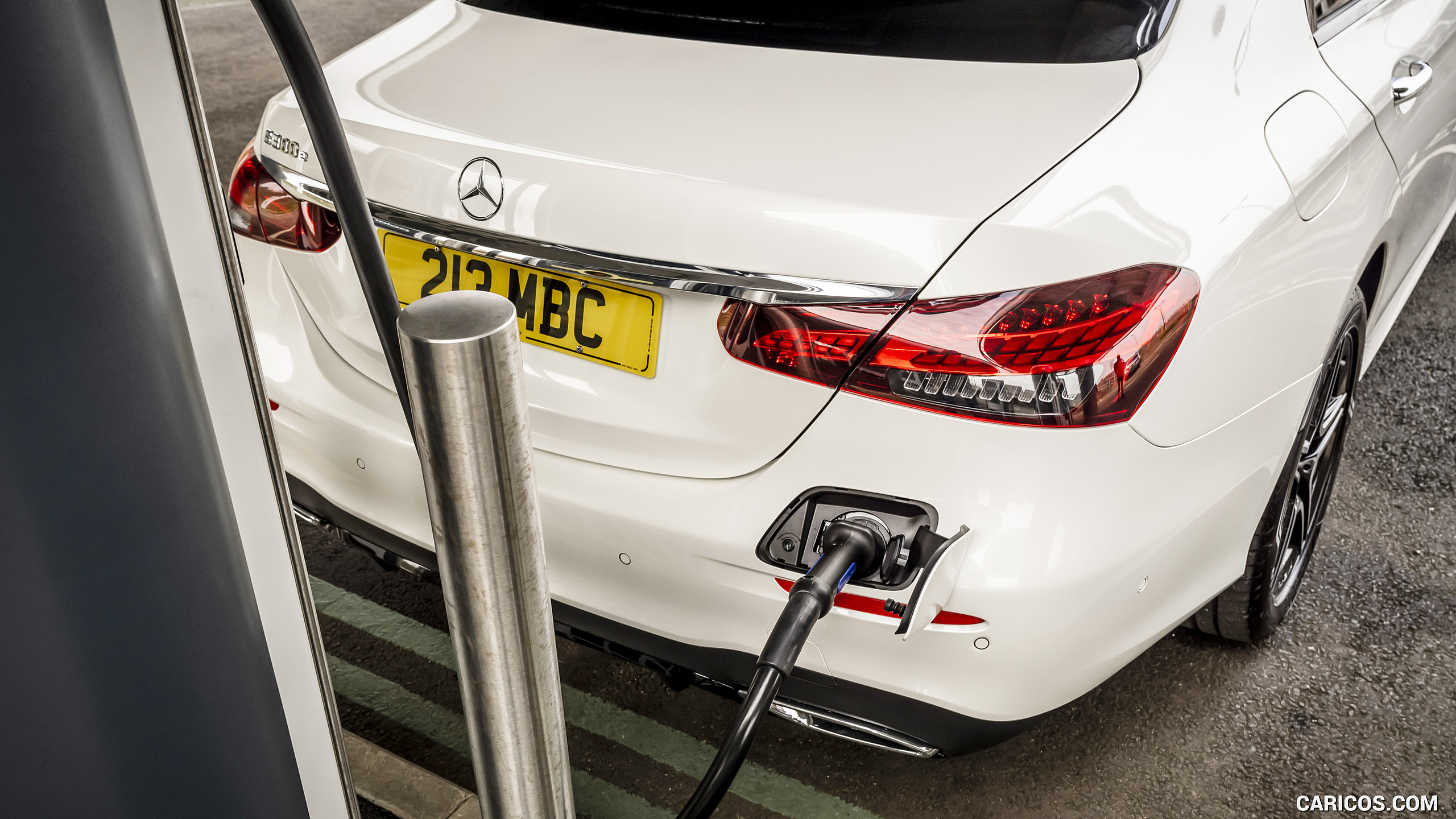 2021 Mercedes-Benz E 300 e Plug-In Hybrid (UK-Spec) - Charging, #60 of 170