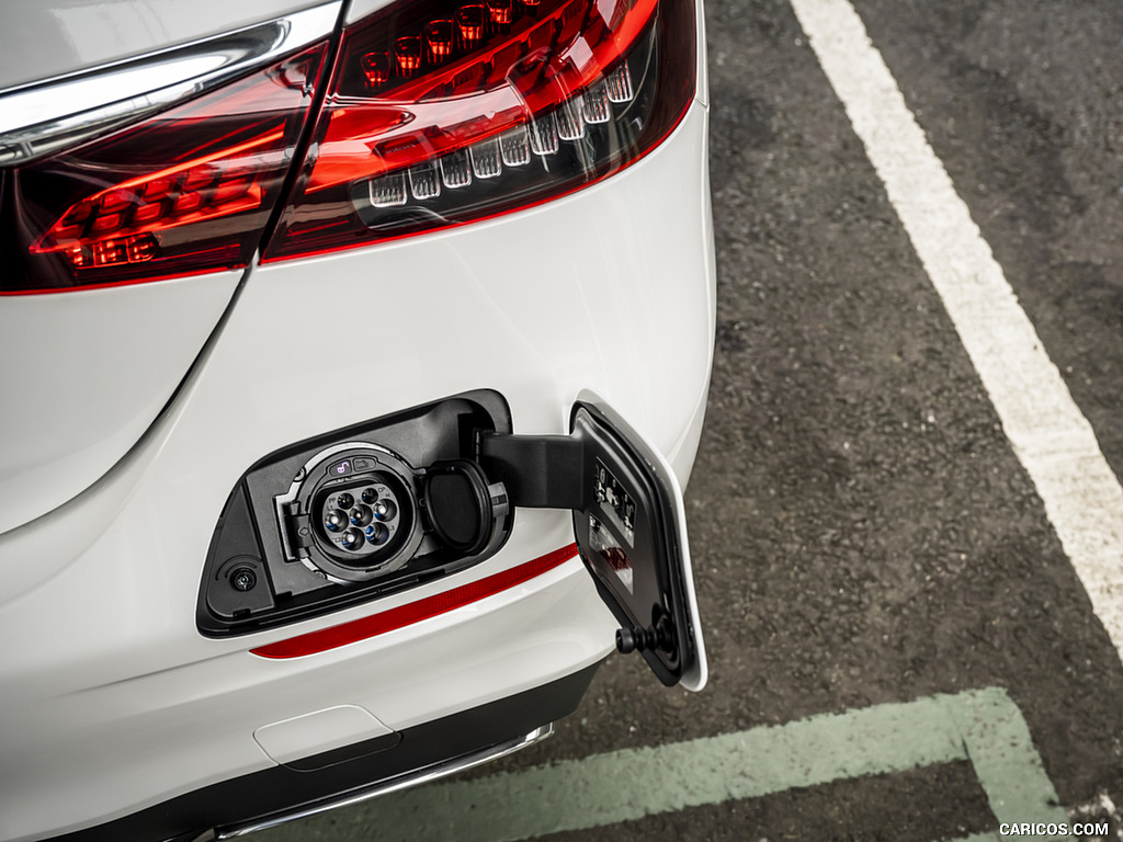 2021 Mercedes-Benz E 300 e Plug-In Hybrid (UK-Spec) - Charging Connector