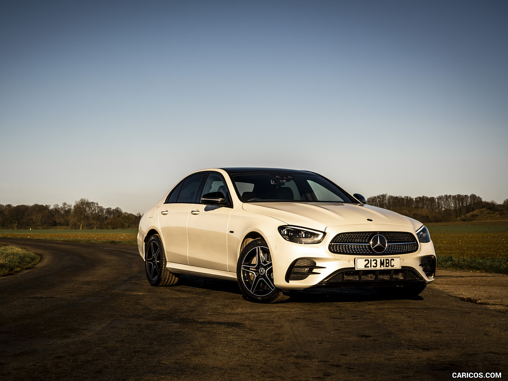 2021 Mercedes-Benz E 300 e Plug-In Hybrid (UK-Spec) - Front Three-Quarter