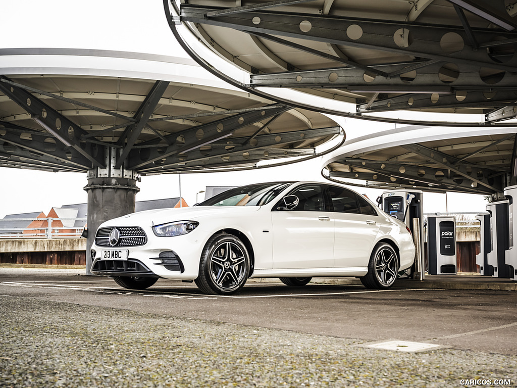 2021 Mercedes-Benz E 300 e Plug-In Hybrid (UK-Spec) - Front Three-Quarter