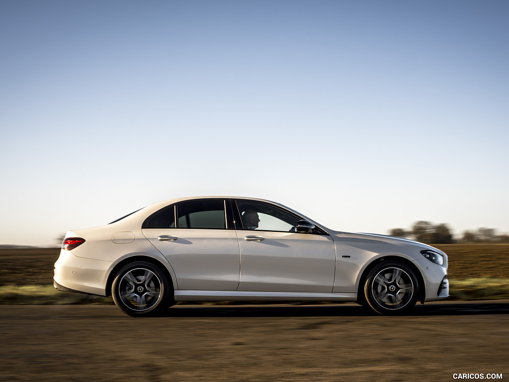 2021 Mercedes-Benz E 300 e Plug-In Hybrid (UK-Spec) - Side