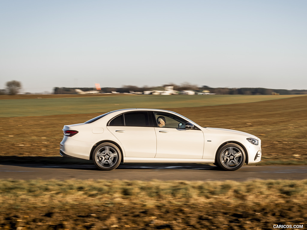 2021 Mercedes-Benz E 300 e Plug-In Hybrid (UK-Spec) - Side