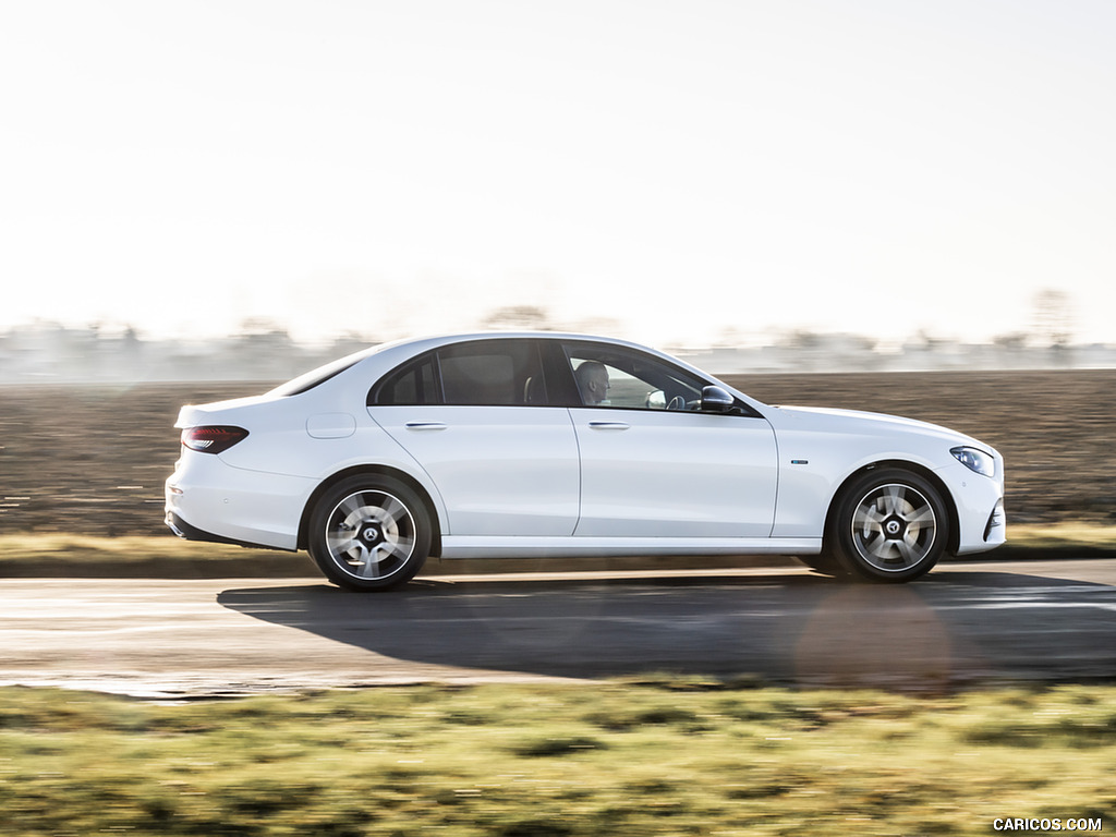 2021 Mercedes-Benz E 300 e Plug-In Hybrid (UK-Spec) - Side