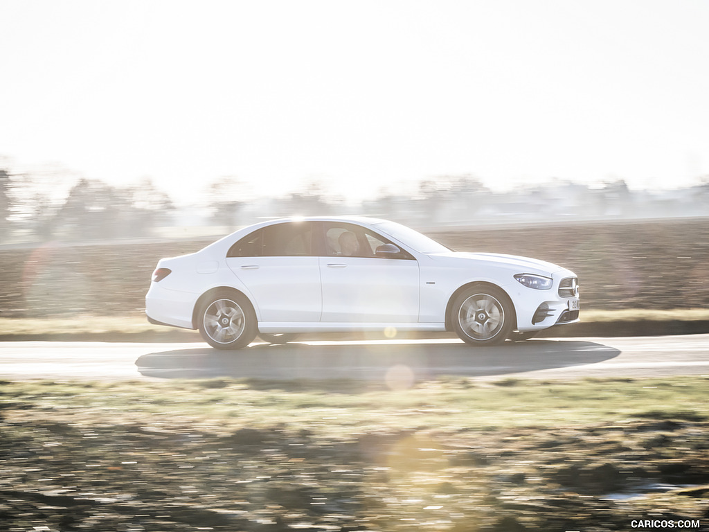 2021 Mercedes-Benz E 300 e Plug-In Hybrid (UK-Spec) - Side