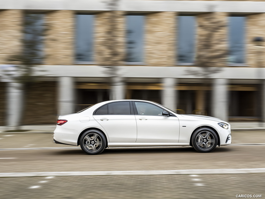 2021 Mercedes-Benz E 300 e Plug-In Hybrid (UK-Spec) - Side