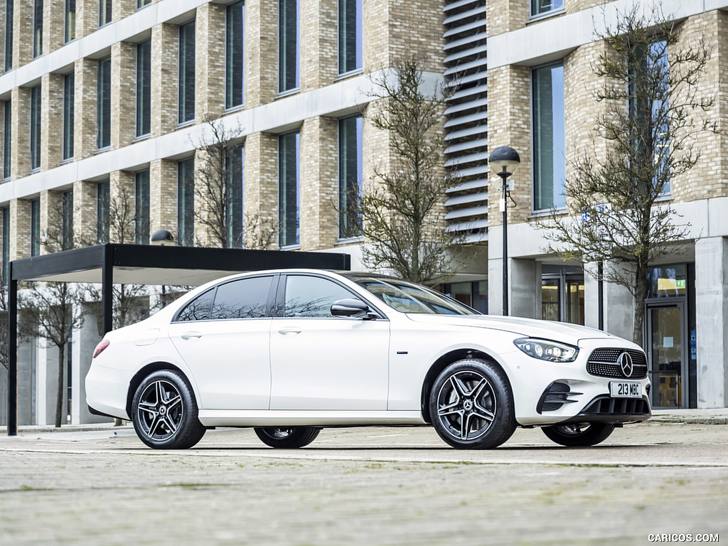 2021 Mercedes-Benz E 300 e Plug-In Hybrid (UK-Spec) - Side