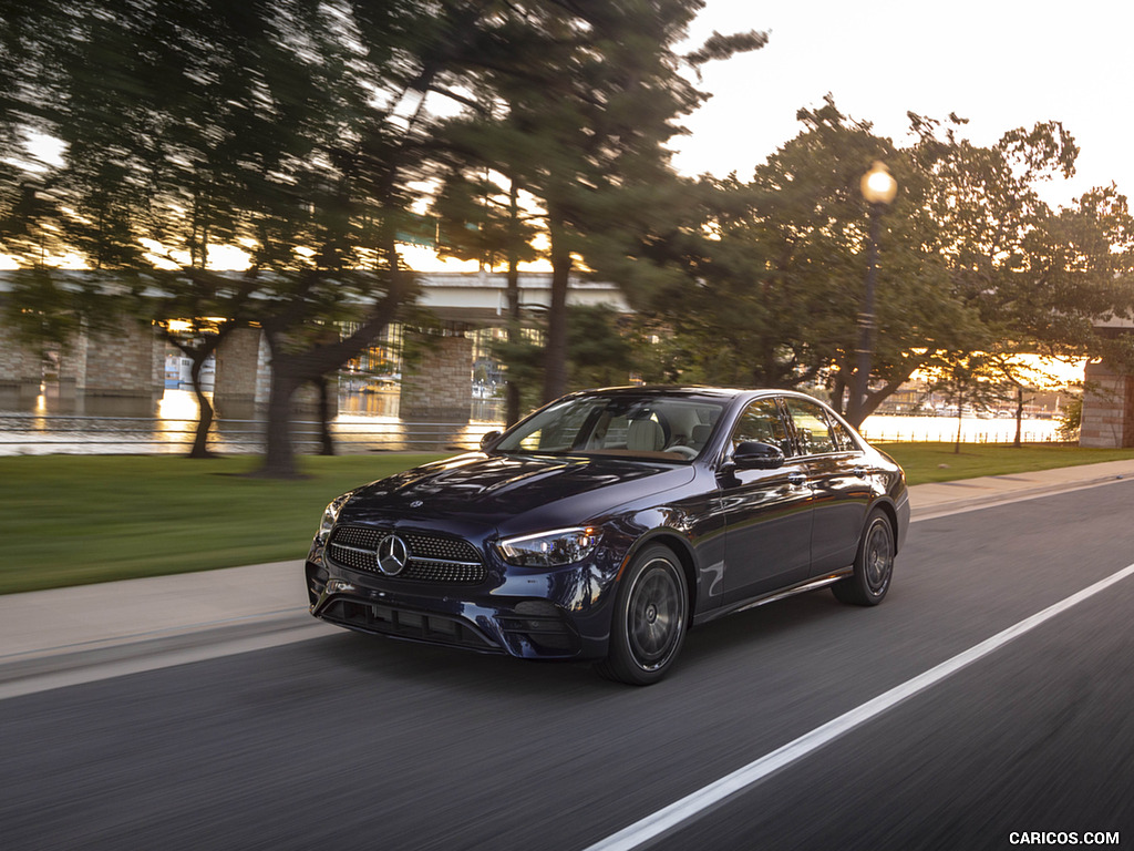 2021 Mercedes-Benz E 350 4MATIC Sedan (US-Spec) - Front Three-Quarter