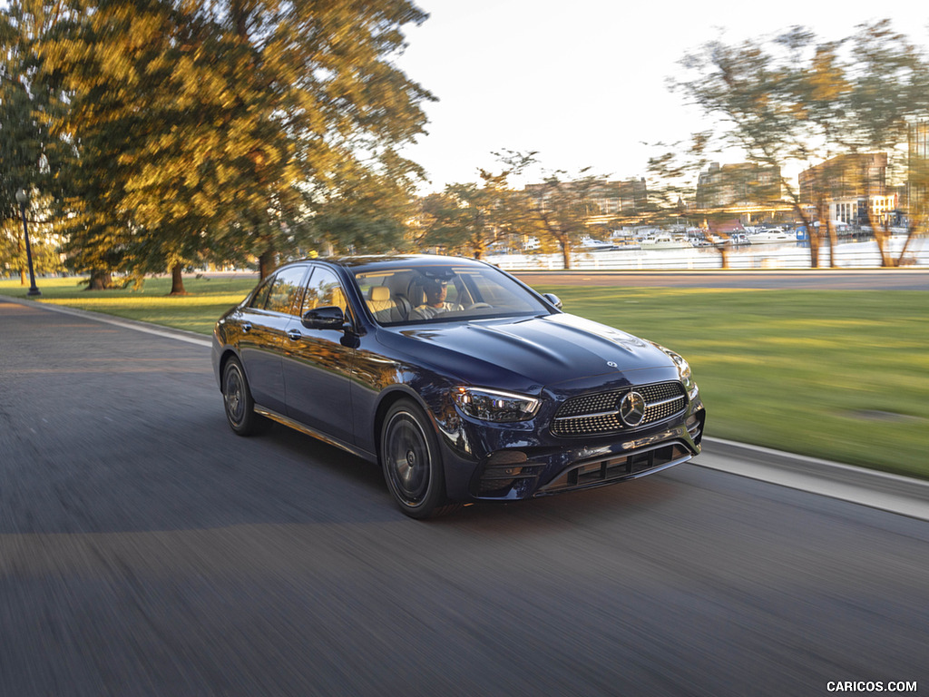 2021 Mercedes-Benz E 350 4MATIC Sedan (US-Spec) - Front Three-Quarter