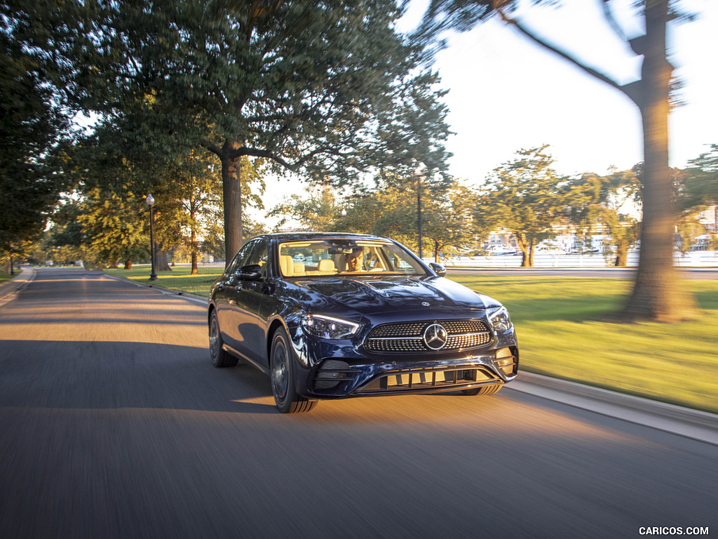 2021 Mercedes-Benz E 350 4MATIC Sedan (US-Spec) - Front Three-Quarter