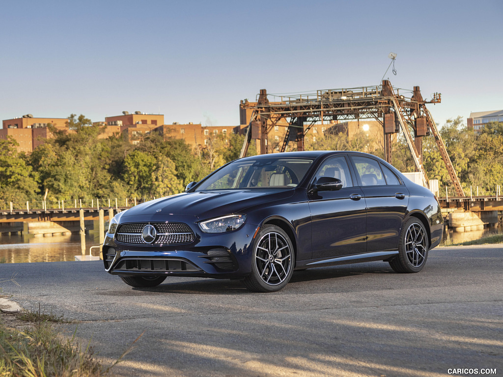 2021 Mercedes-Benz E 350 4MATIC Sedan (US-Spec) - Front Three-Quarter