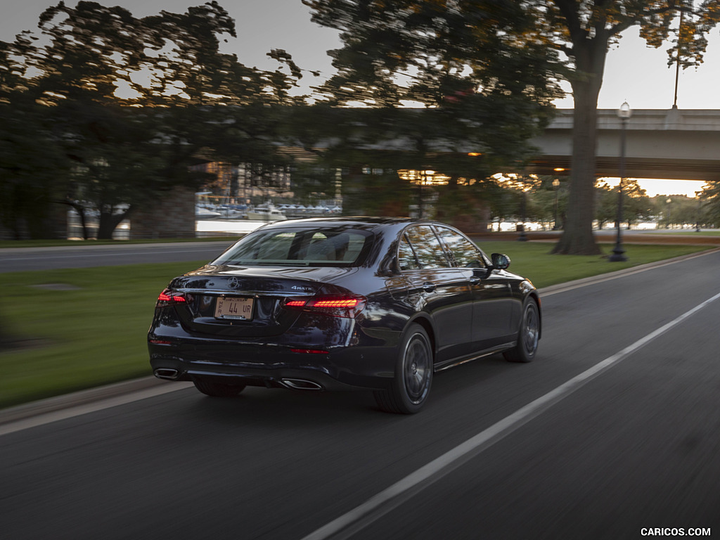 2021 Mercedes-Benz E 350 4MATIC Sedan (US-Spec) - Rear Three-Quarter