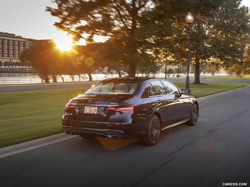 2021 Mercedes-Benz E 350 4MATIC Sedan (US-Spec) - Rear Three-Quarter