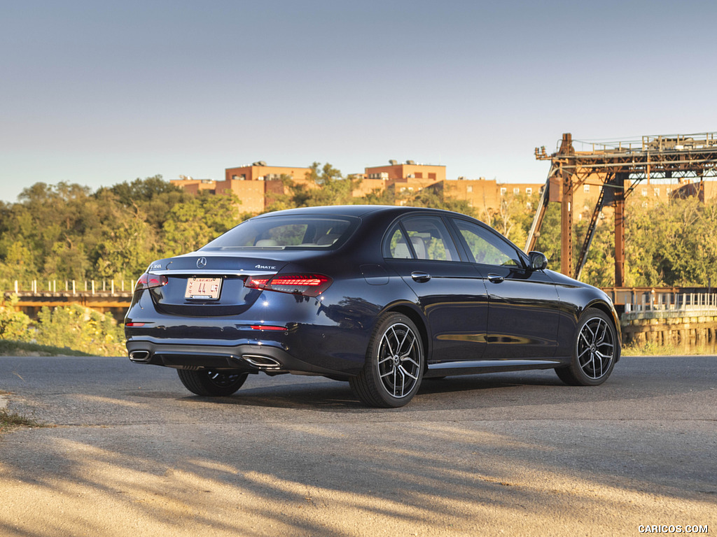 2021 Mercedes-Benz E 350 4MATIC Sedan (US-Spec) - Rear Three-Quarter