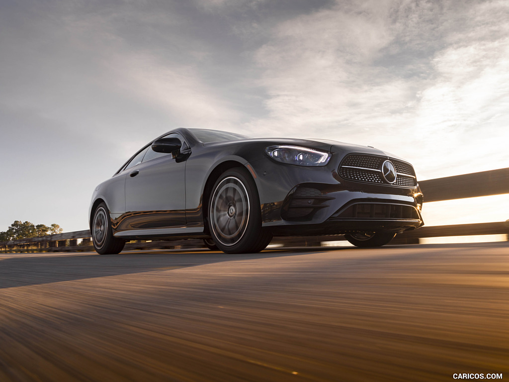 2021 Mercedes-Benz E 450 4MATIC Coupe (US-Spec) - Front Three-Quarter